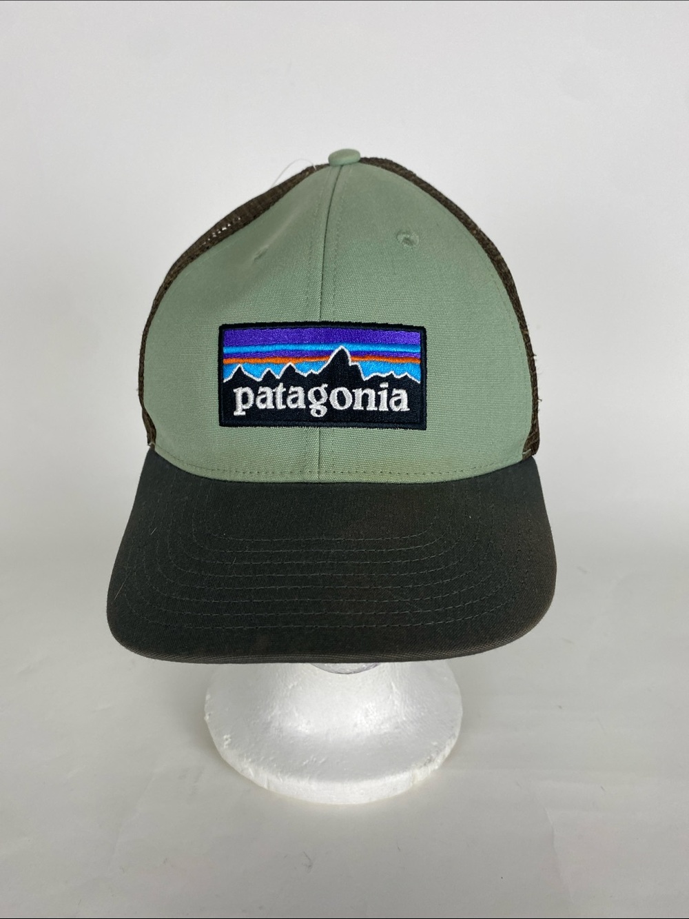 Patagonia Trucker SnapBack Hat P-6 Logo Green Grey Brown Mesh Adjustable Cap.